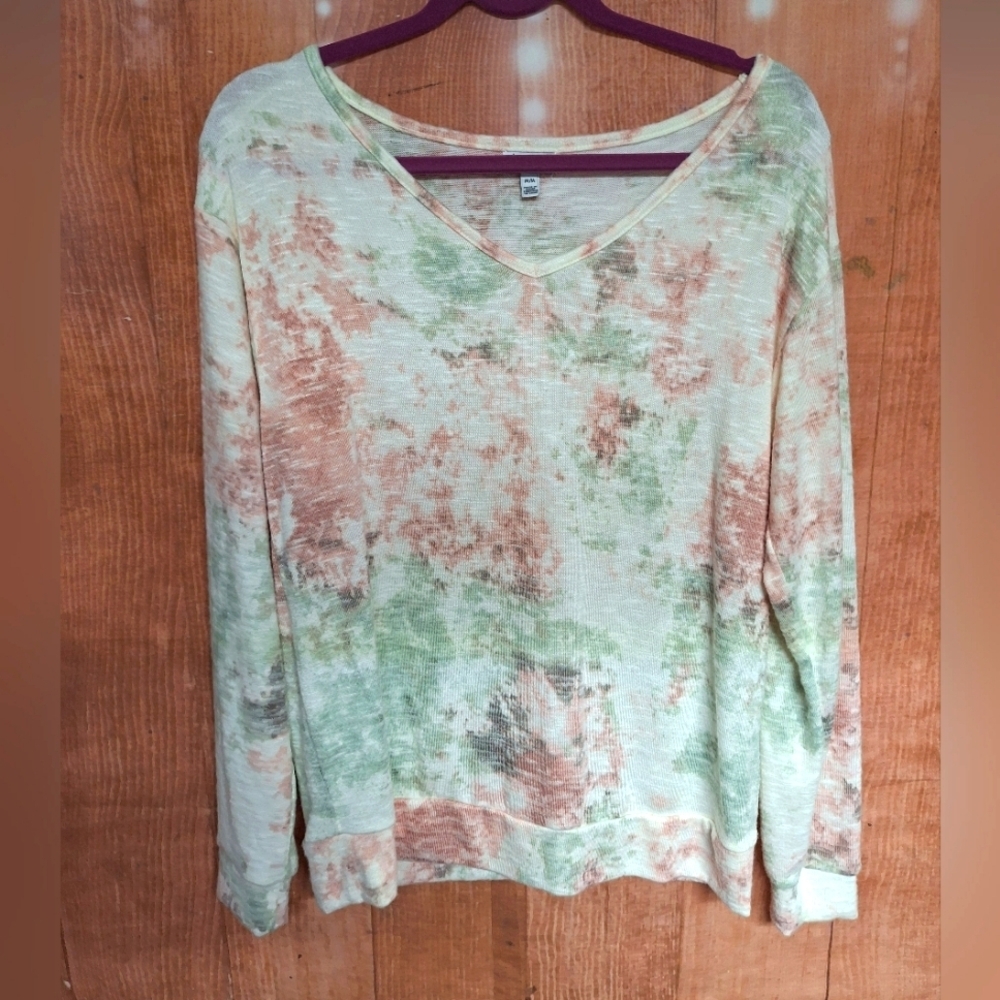 LOVE, FIRE SLEEPWEAR TOP FLORAL PRINT SIZE MEDIUM